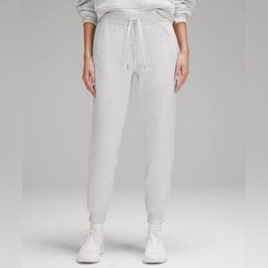 Lululemon light heathered grey joggers size 6 drawstring with pockets